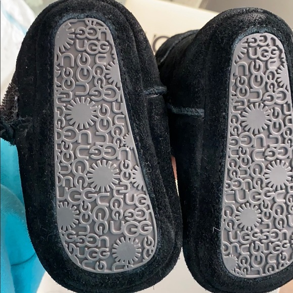 Black infant ugh boots - Picture 3 of 4